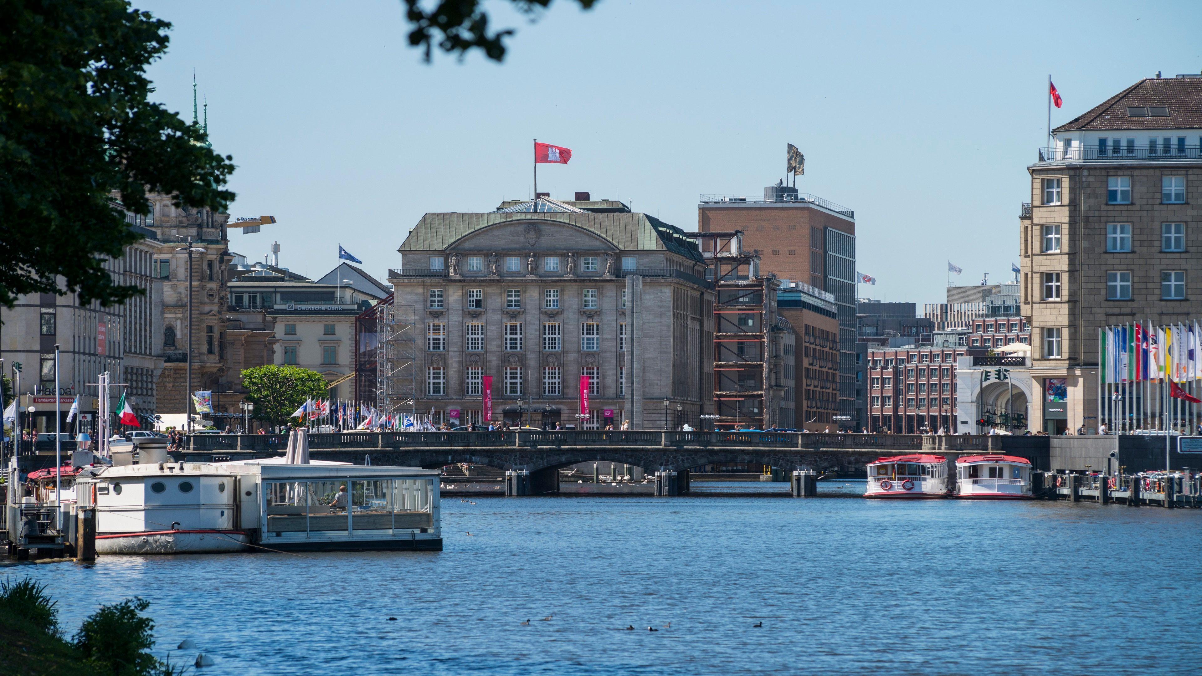 Holiday Inn Hamburg - City Nord By Ihg Exterior photo